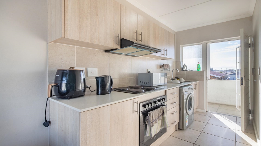 2 Bedroom Property for Sale in Cravenby Western Cape